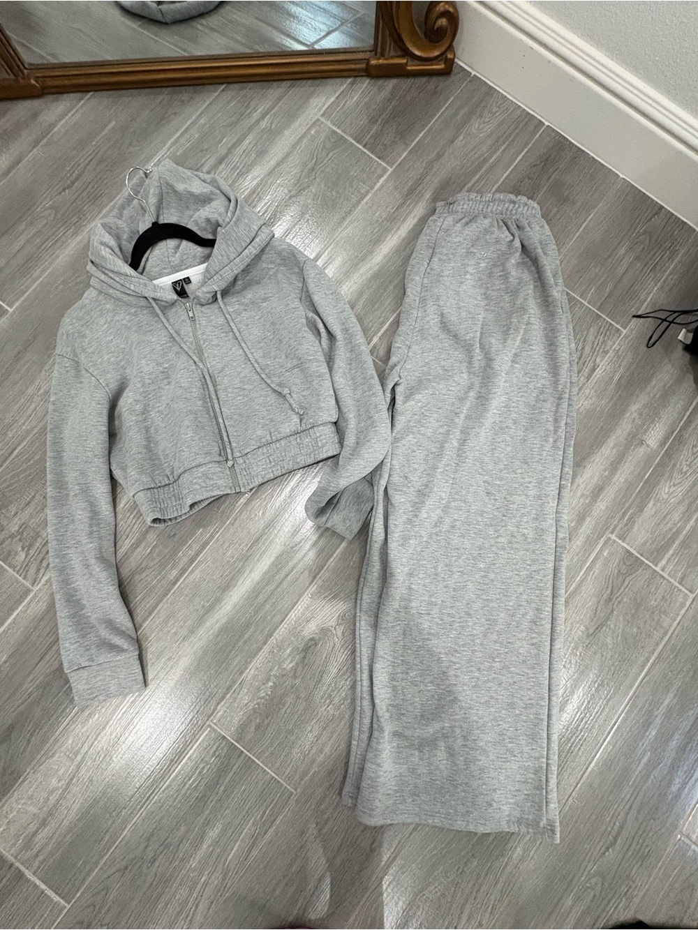 Windsor Light Gray Cropped Hoodie & Wide-Leg Joggers Set